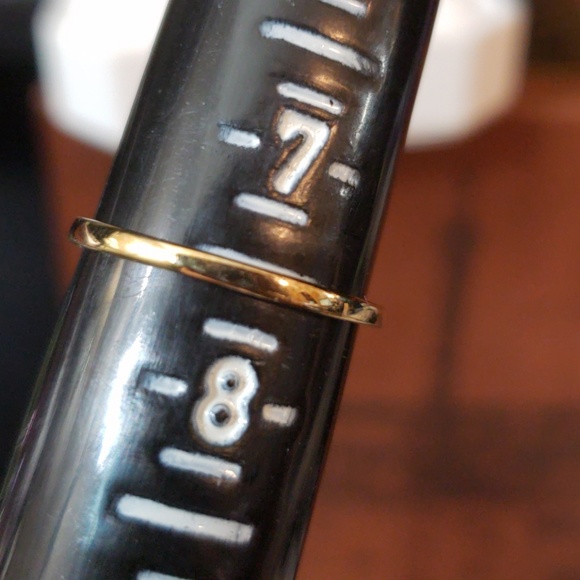 Wow! Georgous Solid 10kt Y Gold and Topaz Ring - Picture 8 of 8